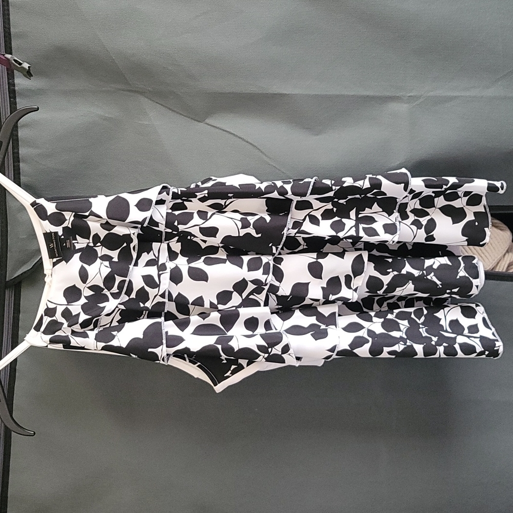 Flowing floral tank